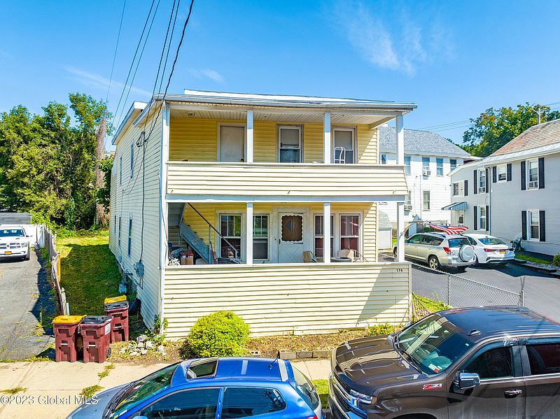 2nd image of 176 Saratoga Avenue