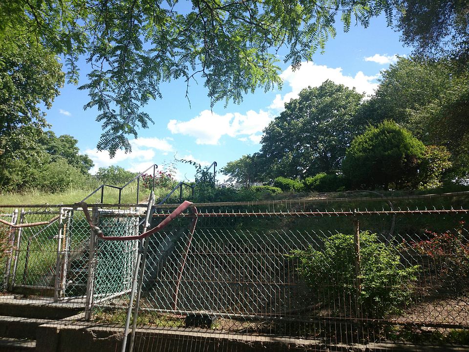 1st image of 945 East Broadway