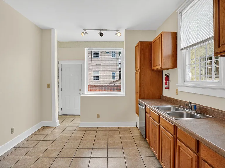 2500 Nashville Ave — Photo 6