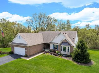 10732 Eagle Ravine Dr, Brighton, MI 48114