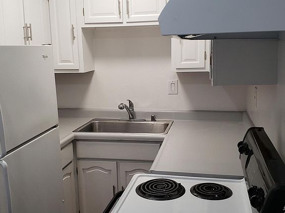4th image of 31 Thomas Ave #2