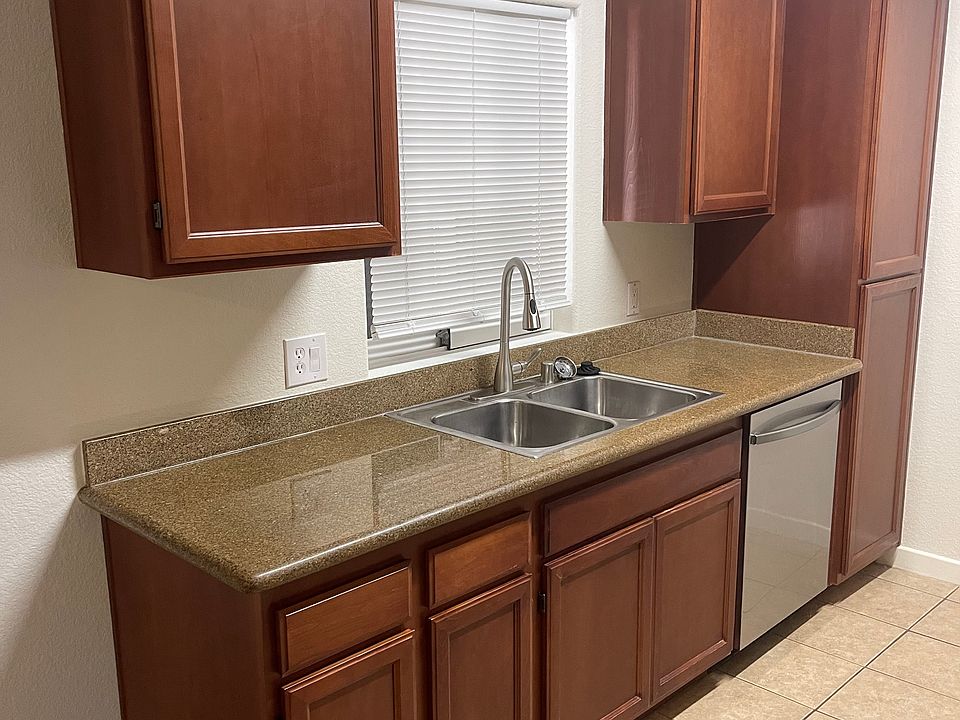 Kitchen left