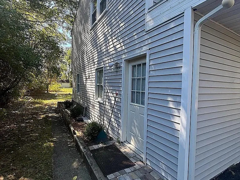 2 Partington Pl — Photo 3