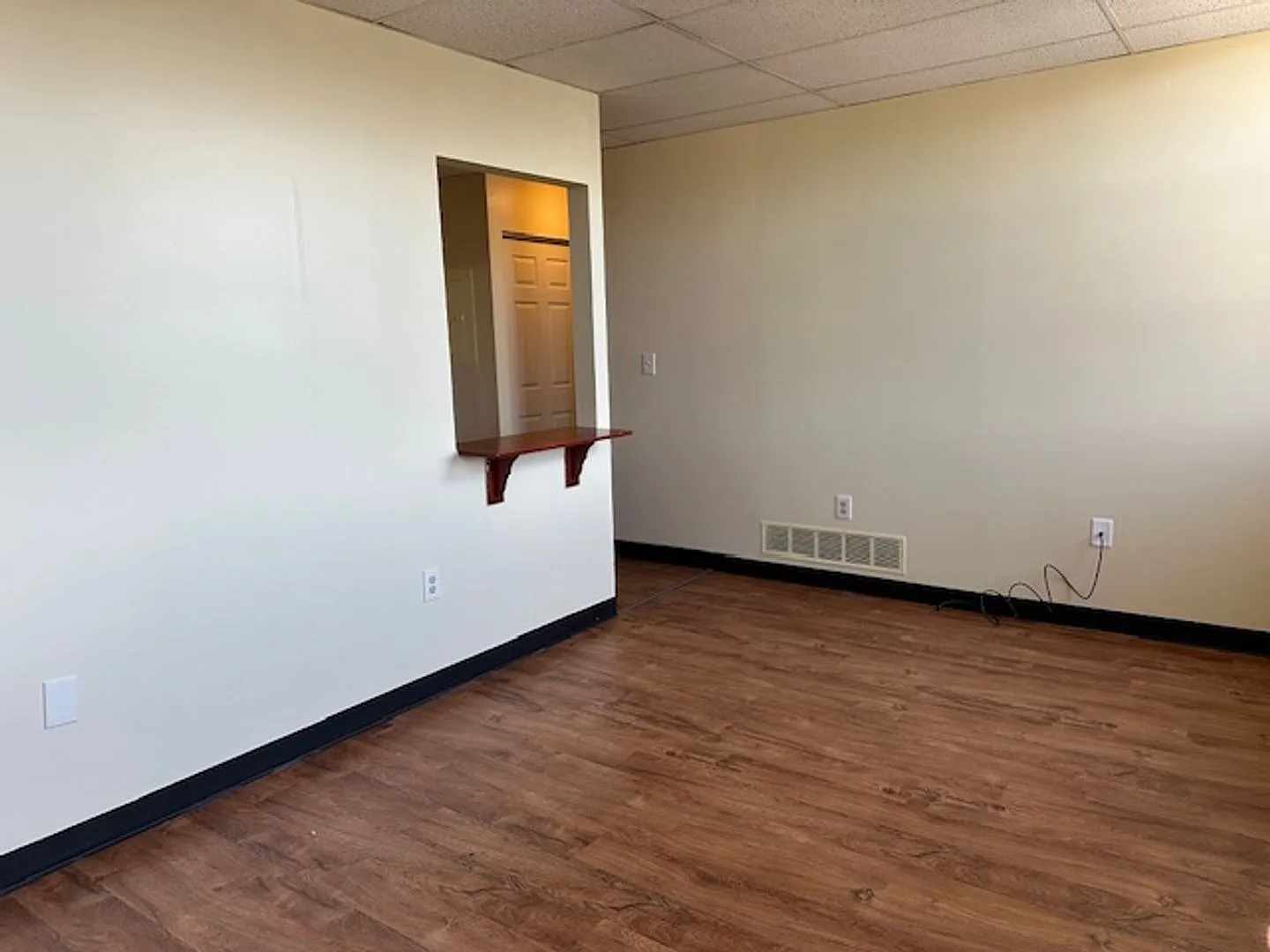 Welcome to our cozy 2-bedroom, 1-bathroom, 3rd floor apartment located in Lebanon, PA — Photo 2