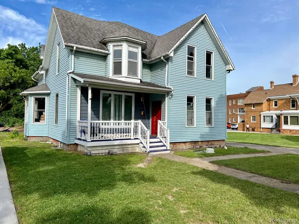 924 Church St, Flint, MI 48502
