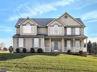 82 Eastwood Dr, Hanover, PA 17331