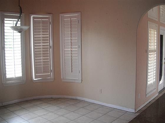 3rd image of 907 Las Brisas Dr