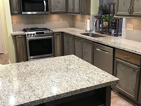 5th image of 316 Vantage Pointe Cir