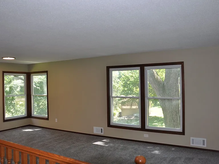 1620 Olive Ln N — Photo 4