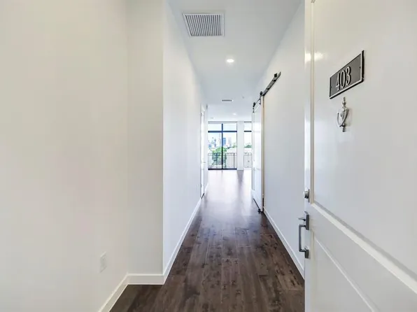 4820 Caroline St APT 403, Houston, TX 77004