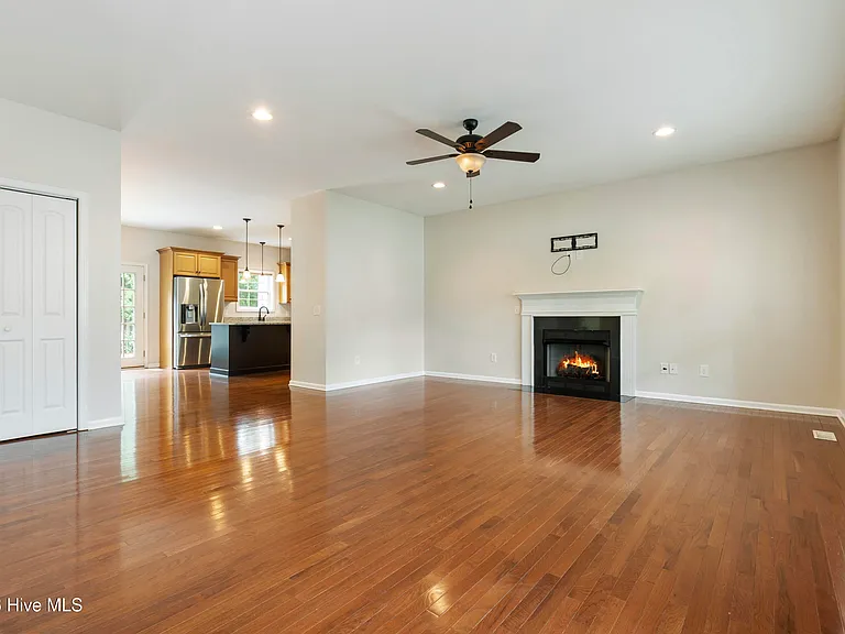 1350 Monticello Dr — Photo 6