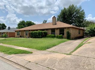 3013 Post Oak Dr, Euless, TX 76039