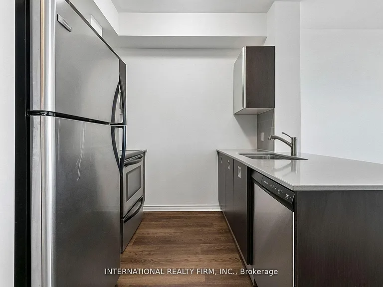 3391 Bloor St W #1011 — Photo 9