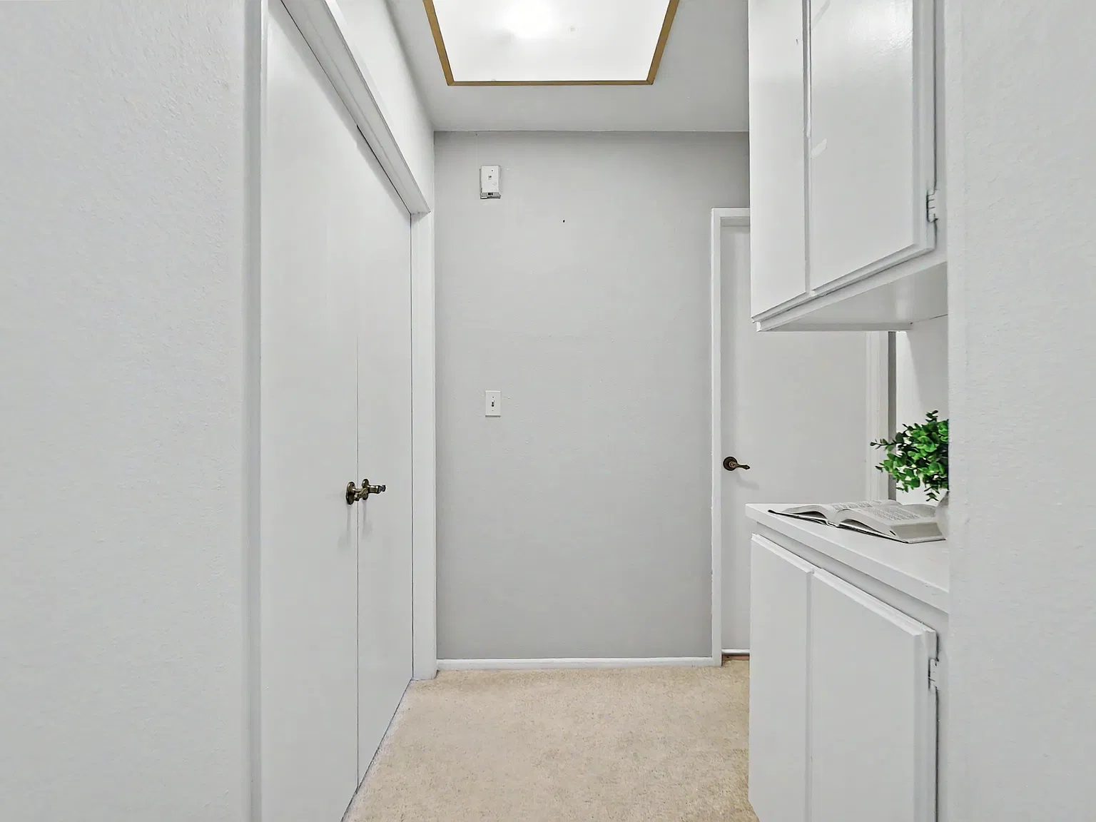 3 bed, 1415 sqft, $3,738 — Photo 3