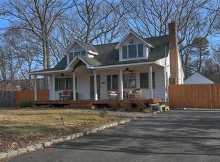 47 Radio Ave, Miller Place, NY 11764