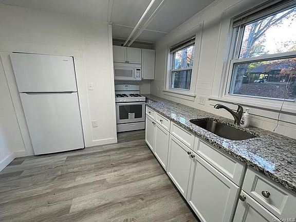 5th image of 97 Murray Ave