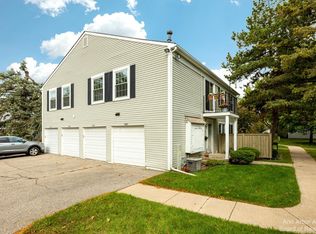 2718 Glenbridge Ct, Ann Arbor, MI
