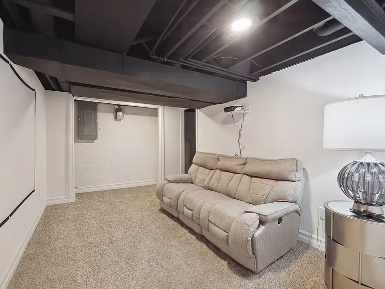 11179 Mandale Dr — Photo 25