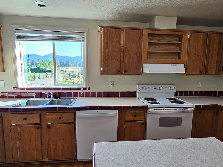 3312 Upper River Rd — Photo 8