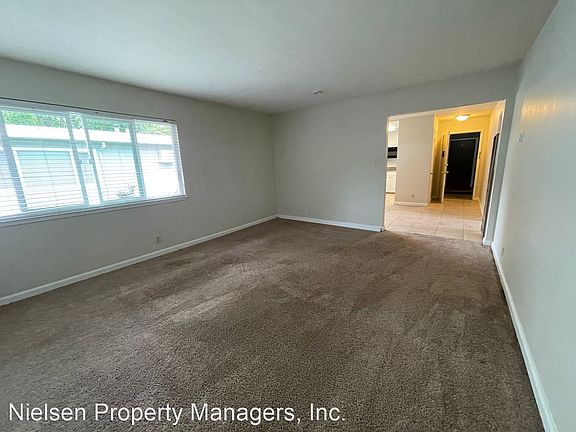 2nd image of 2519 H St APT 5