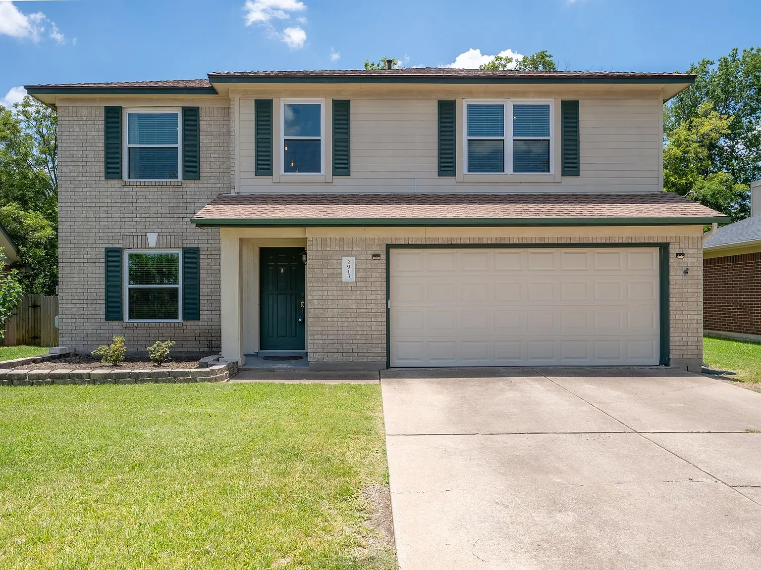 3 bed, 2.5 bath, 1990 sqft, $2,500 — Photo 2