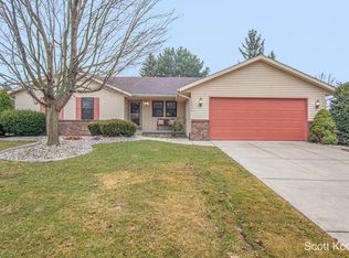 2234 Jamestown Dr SE, Kentwood, MI 49508