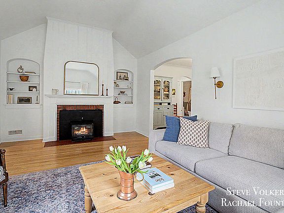 5th image of 927 Joslin St SE