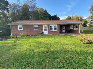 1119 Sunset Dr, Chilhowie, VA 24319