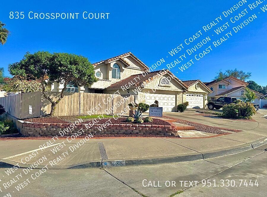 1st image of 835 Crosspoint Ct