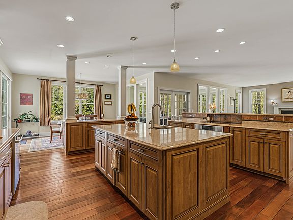 3rd image of 36 Bassett Lane