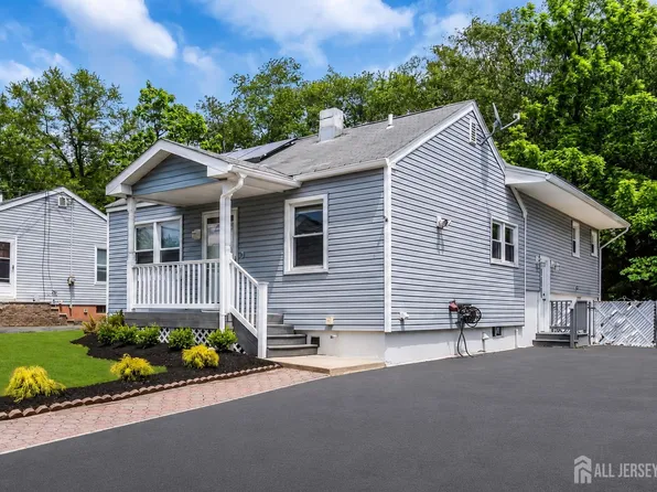 23 Old Forge Rd, Helmetta, NJ 08828