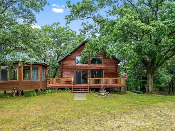 3110 1st Court, Oxford, WI 53952