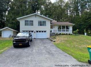142 Dogwood Ln, Port Ewen, NY 12466