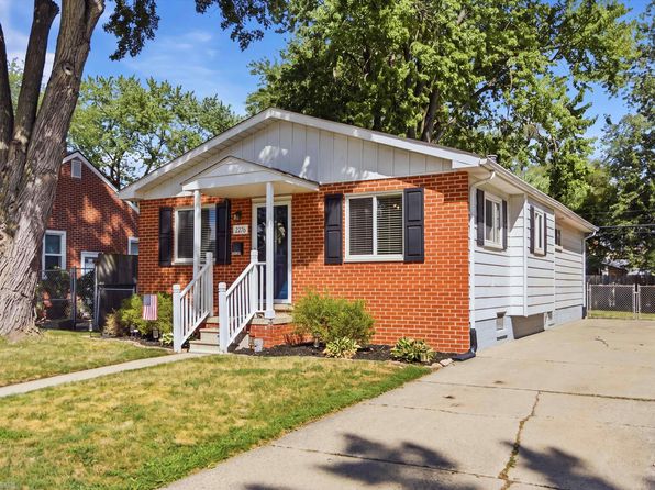 2226 Kipling Ave