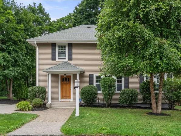 7 Hastings St, Wellesley, MA 02481