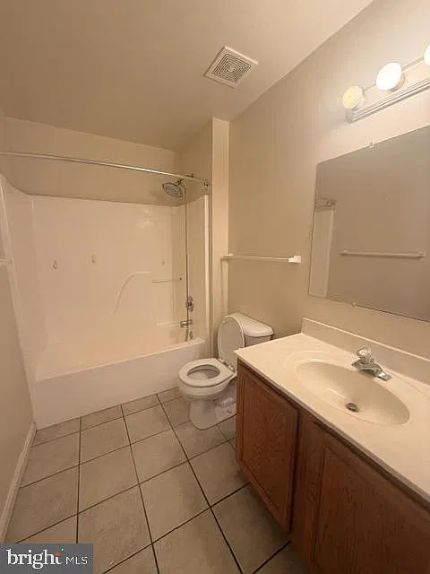 2 bed, 1.0 bath, 4141 sqft, $1,795 — Photo 4