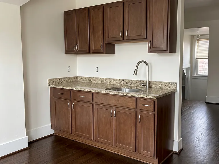 77 Colonial Cir #3 — Photo 3