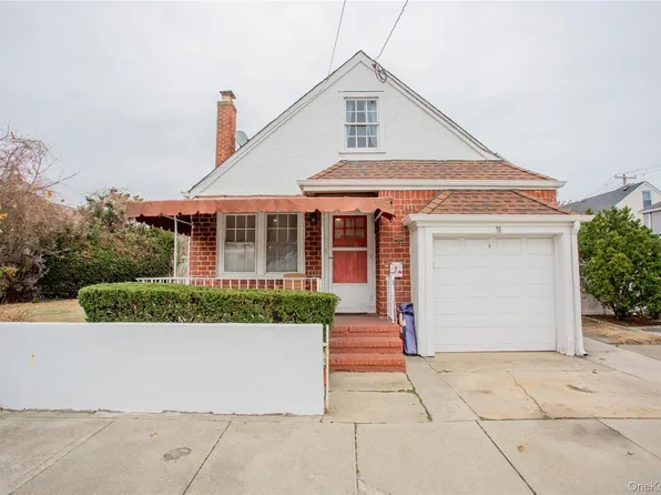 76 Clayton Ave, East Atlantic Beach, NY 11561