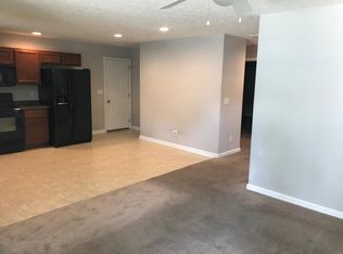 709 1st St #E, Henderson, KY 42420