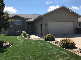 1246 Alexander Dr, Dickinson, ND 58601