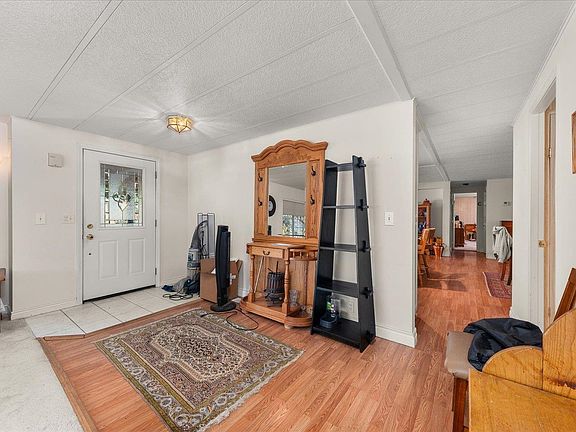 4th image of 18710 E Montgomery Dr