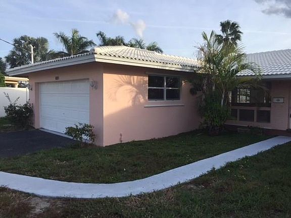 2nd image of 681 SE 7th Ave