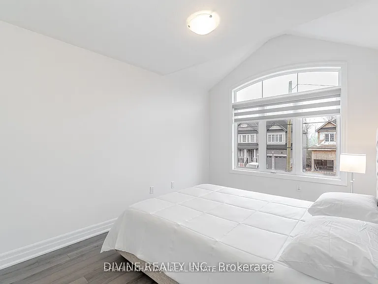 9241 White Oak Ave — Photo 28