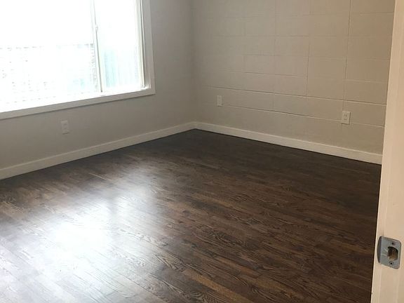 3rd image of 3207 21st Ave W APT 201
