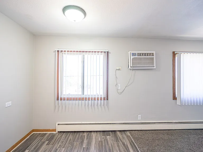 4055 Lyndale Ave N — Photo 7
