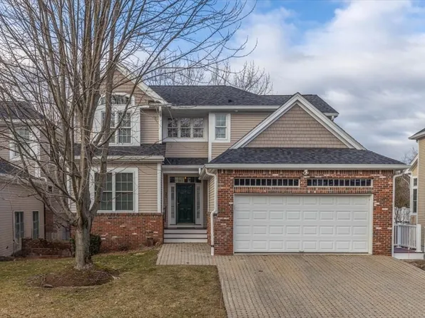 30 Rose Court Way, East Walpole, MA 02032