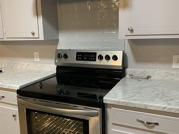 3rd image of 215 N Parkdale Dr