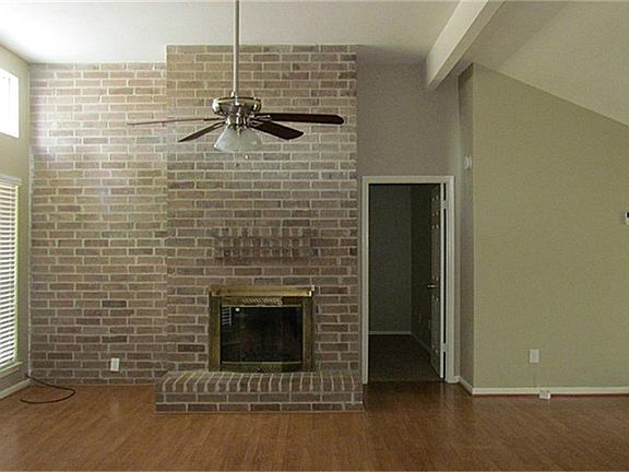 3rd image of 2709 Holly Springs Dr