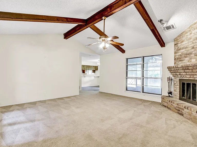 302 Gateway St — Photo 4