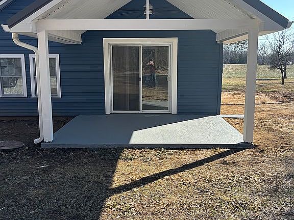 3rd image of 2905 Montgomery Rd SE